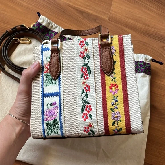 Tory Burch Emerson Satchel - Picture 3 of 11